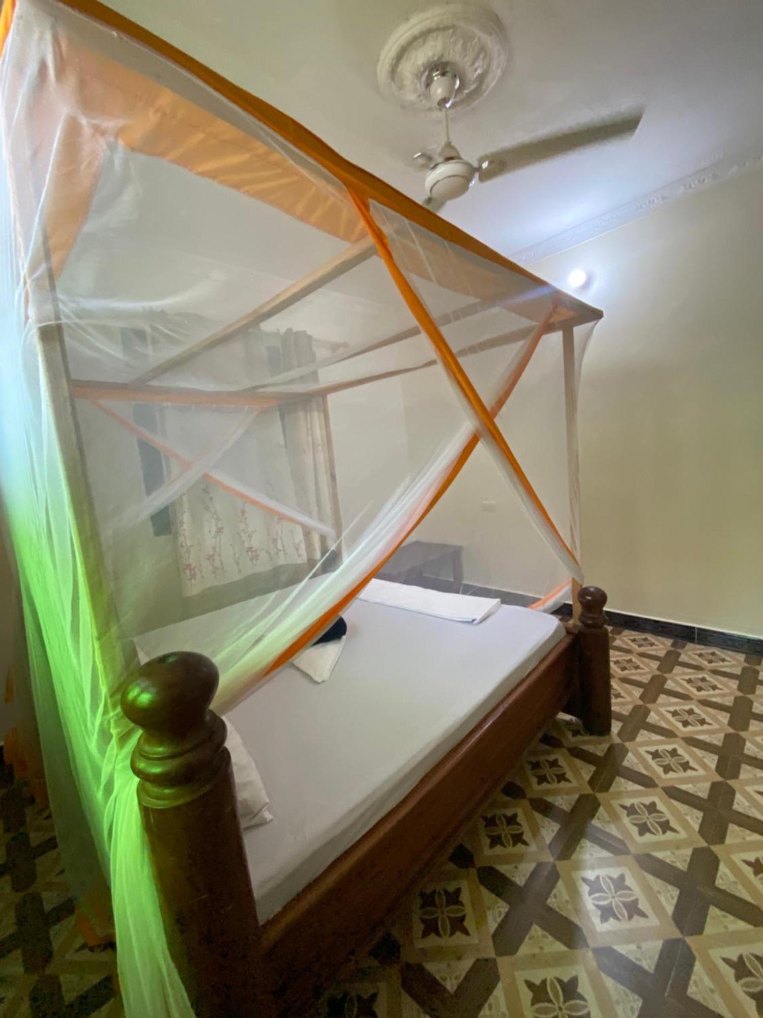 Falcon House Kendwa Bed and Breakfast Esterno foto