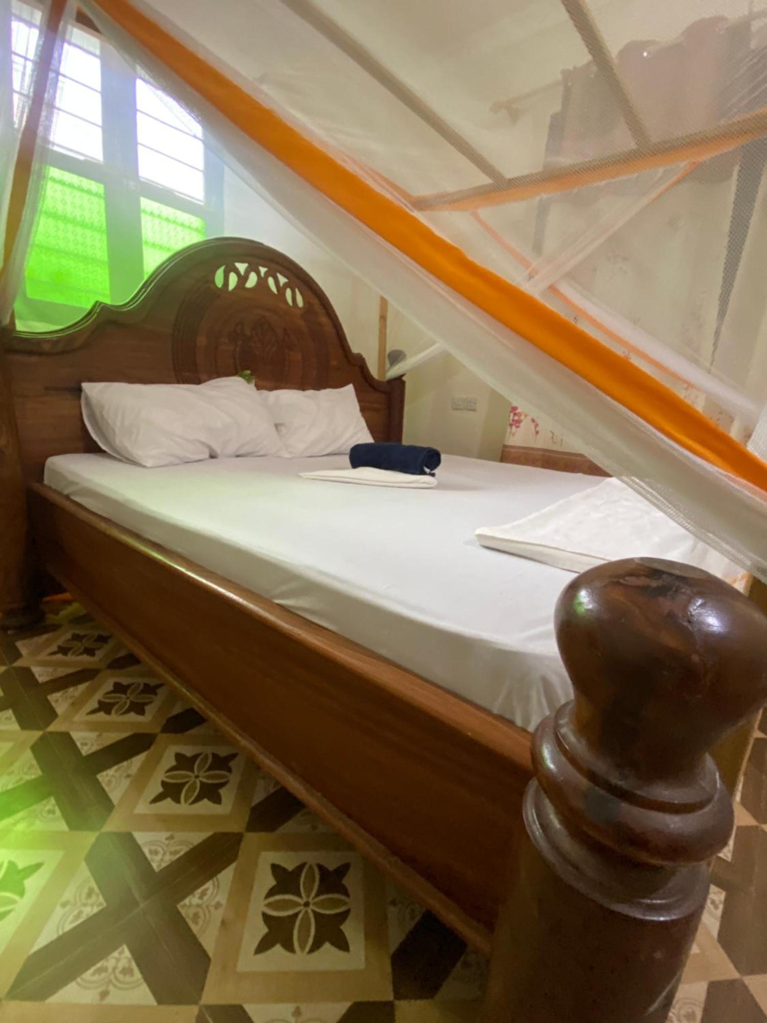 Falcon House Kendwa Bed and Breakfast Esterno foto
