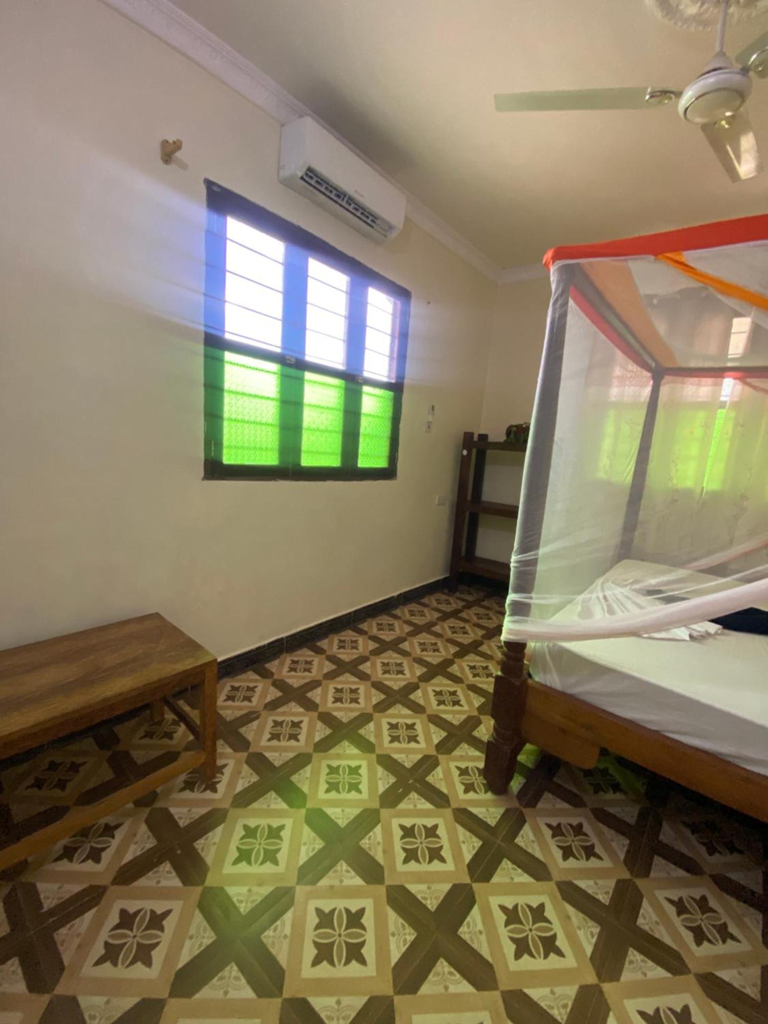 Falcon House Kendwa Bed and Breakfast Esterno foto